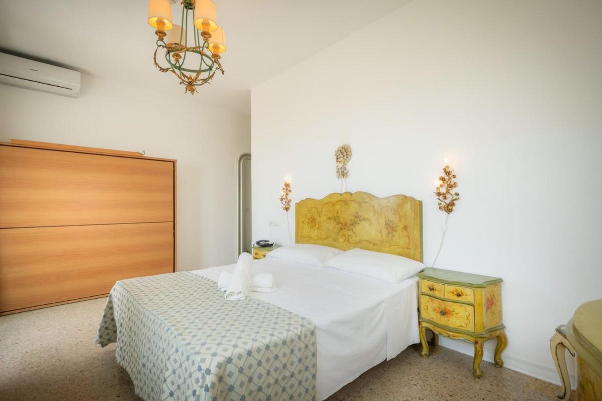 Hotel Tizian Beach Caorle Exterior photo