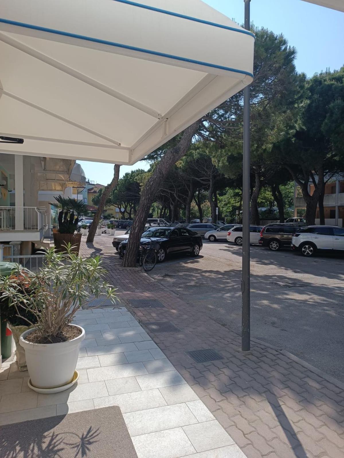 Hotel Tizian Beach Caorle Exterior photo