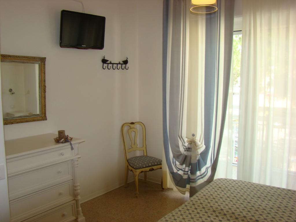 Hotel Tizian Beach Caorle Room photo
