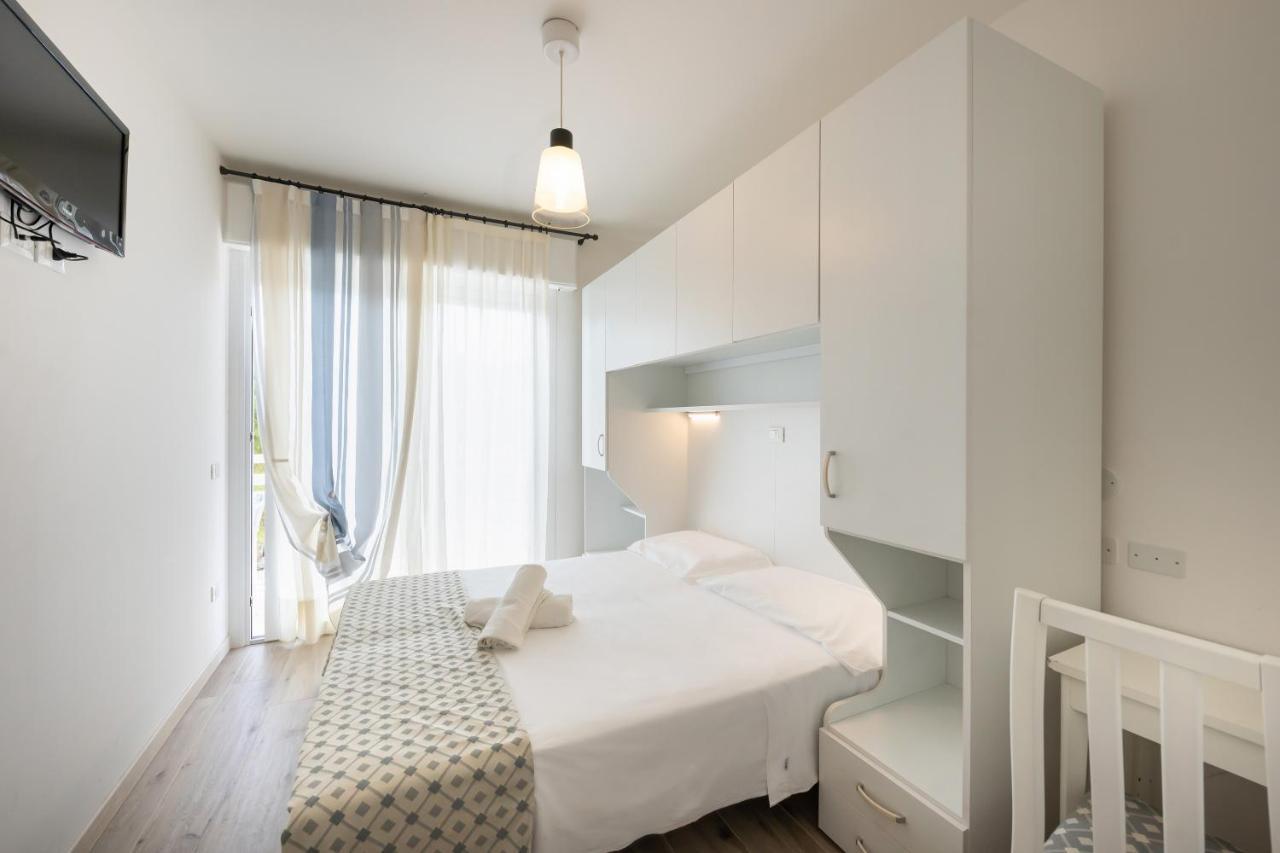 Hotel Tizian Beach Caorle Exterior photo