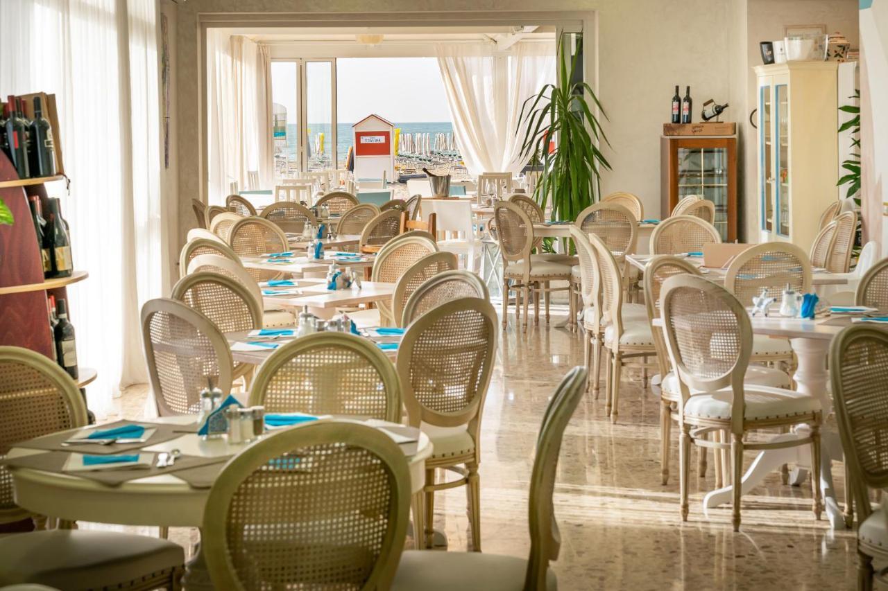 Hotel Tizian Beach Caorle Exterior photo